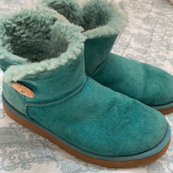 UGG Shoes - Beach Party Uggs Sz 8 Turquoise Teal Aqua cute!